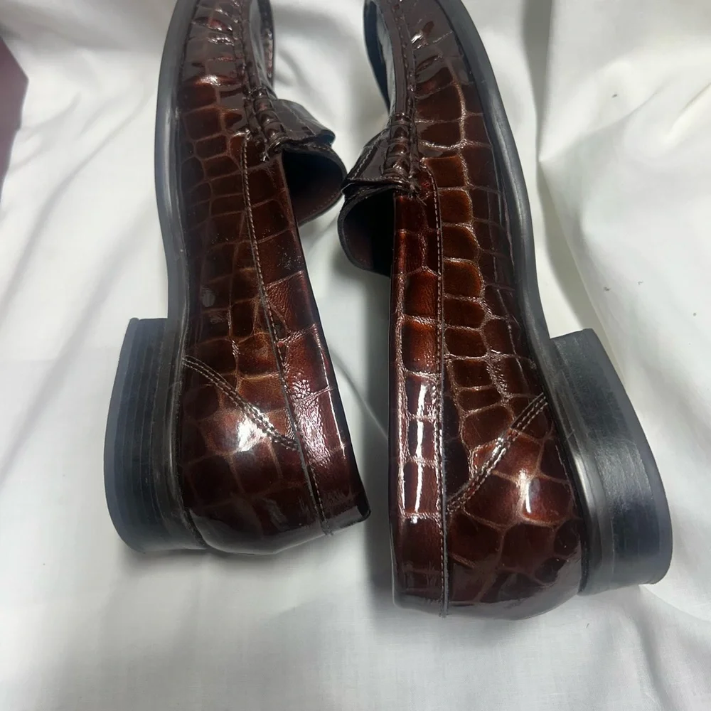 Etienne Aigner Chicklet Tobacco Brown Patent Crocodile Loafers Sz 8 Narrow - Picture 7 of 9